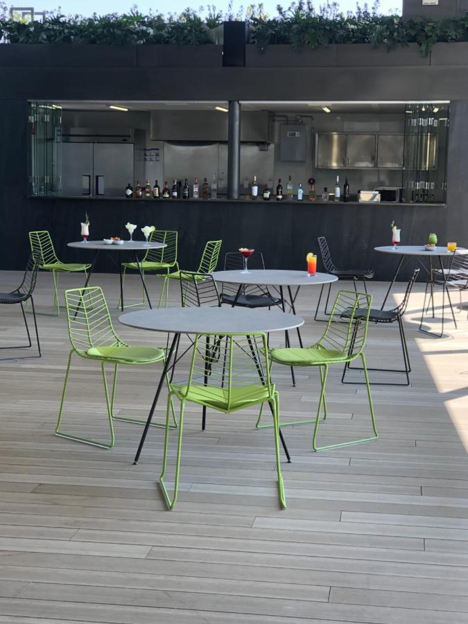 Galeria Plaza San Jeronimo Hotell Mexico City Exteriör bild Wire chairs
