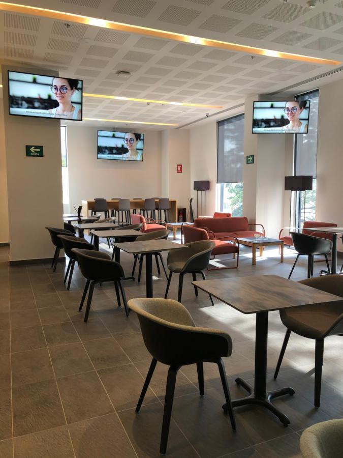 Galeria Plaza San Jeronimo Hotell Mexico City Exteriör bild VIP Lounge at the airport.